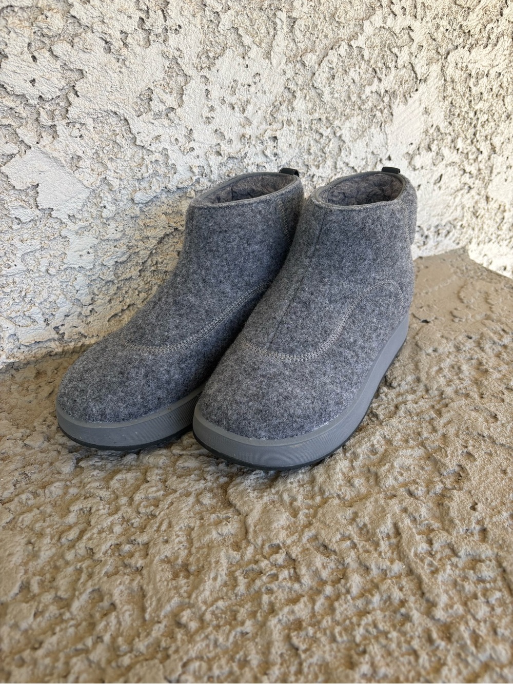 allbirds Women's Gray Slip-On Kiwi Boot Slippers Size W8